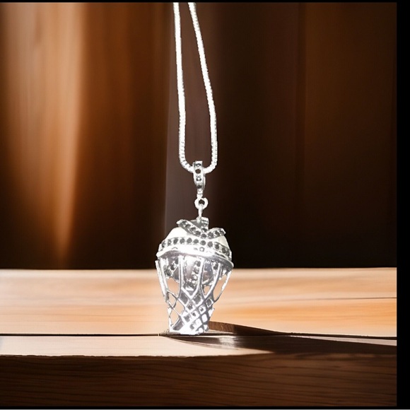 RARE Basketball Fans 🏀 S925 Silver Basketball & Hoop Pendant Unisex Necklace - Picture 2 of 8